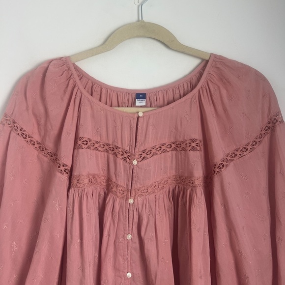 Old Navy Women's Size 3X Long-Sleeve Embroidered Lace-Trimmed Blouse Pink - Picture 3 of 9